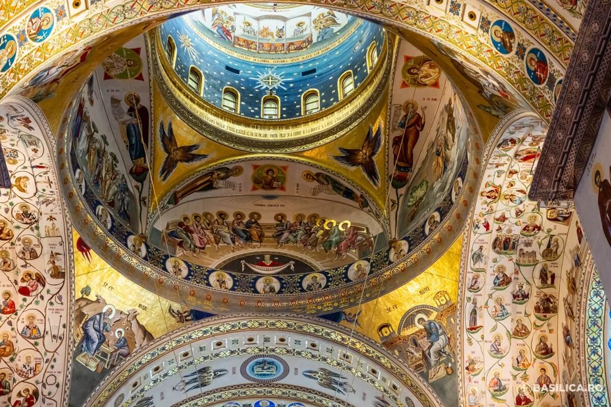 Bucharest National Cathedral Interior