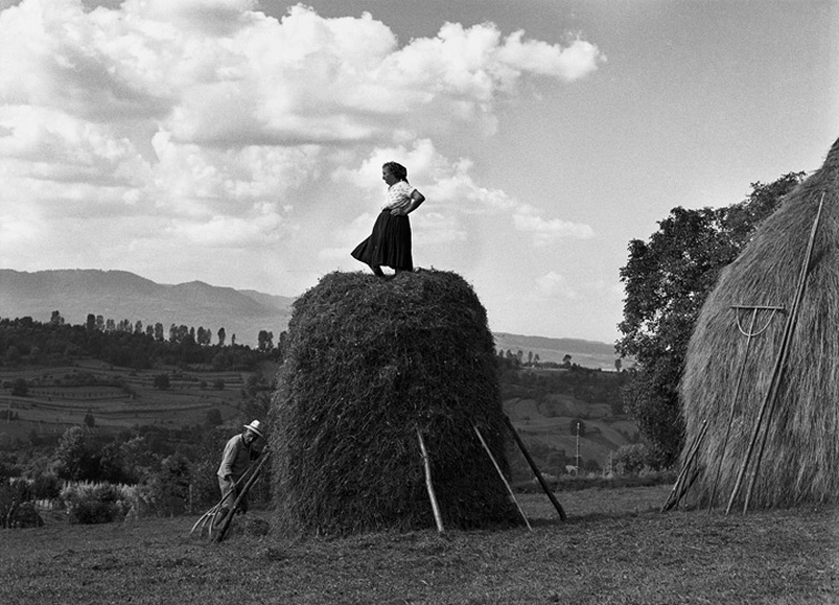 Maramures, Northern Romania - Hay harvesting: piling the haystack
