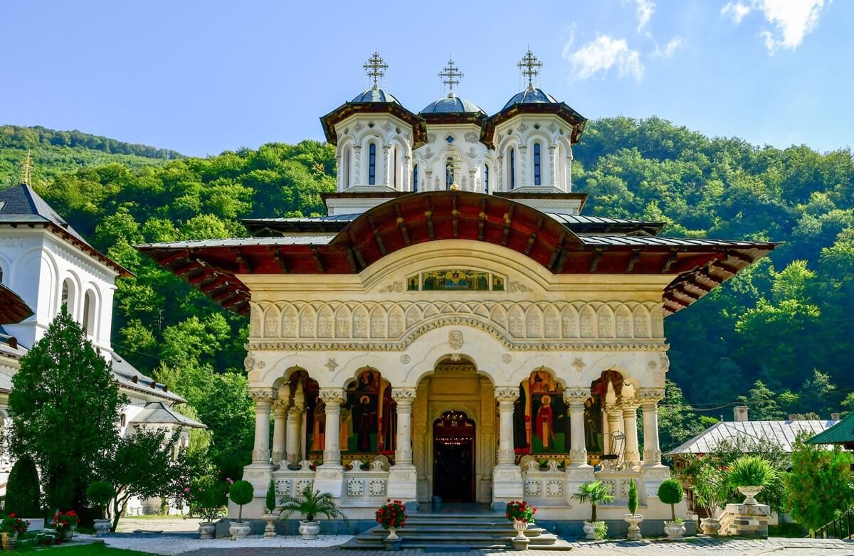 Monastery Sinaia near Peles Castle